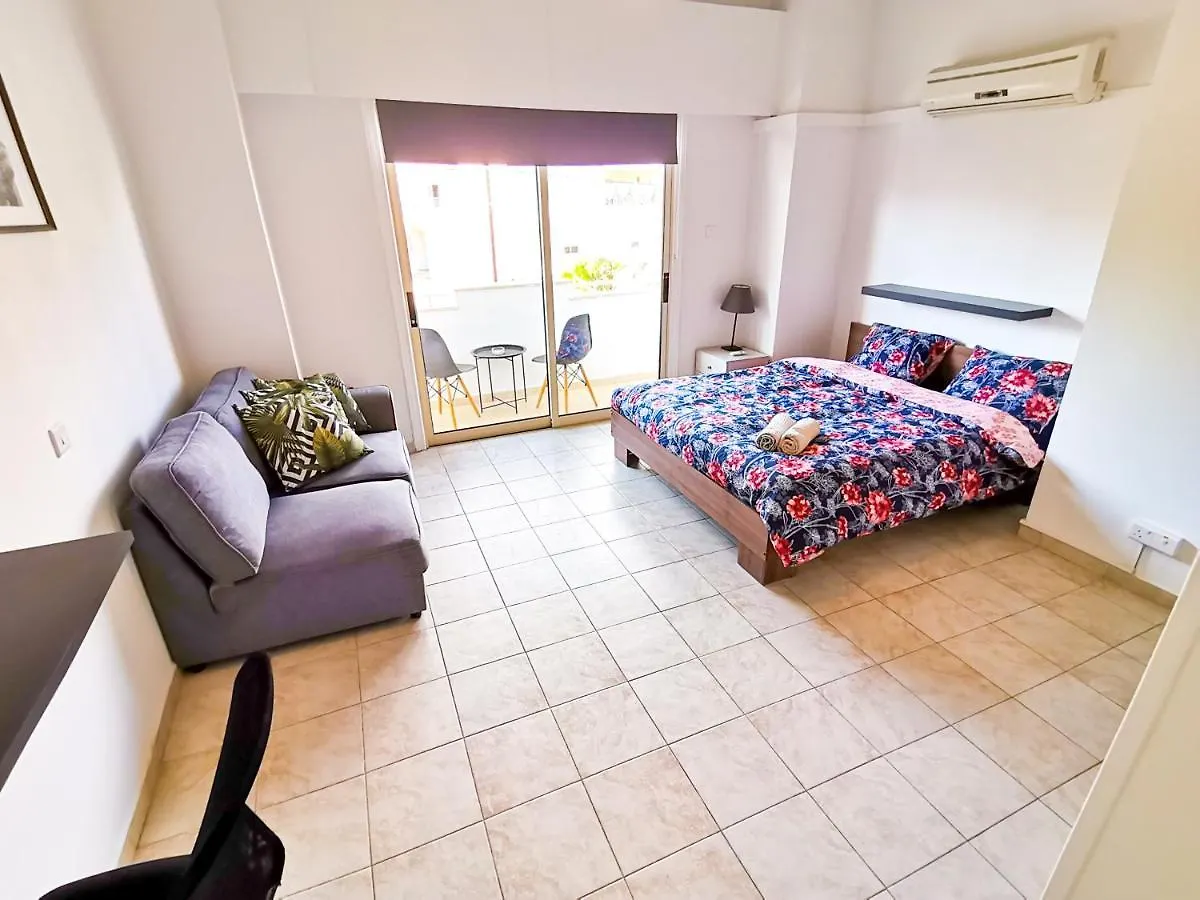 Central Square Nomadic Rooms Larnaka Zypern