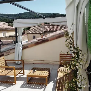 un-nid-sur-les-toits-apt.fr-provencehotel.com/